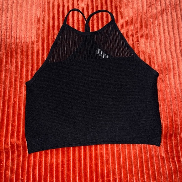 Black ribbed mesh BCBGeneration crop top size Medium - Picture 5 of 7